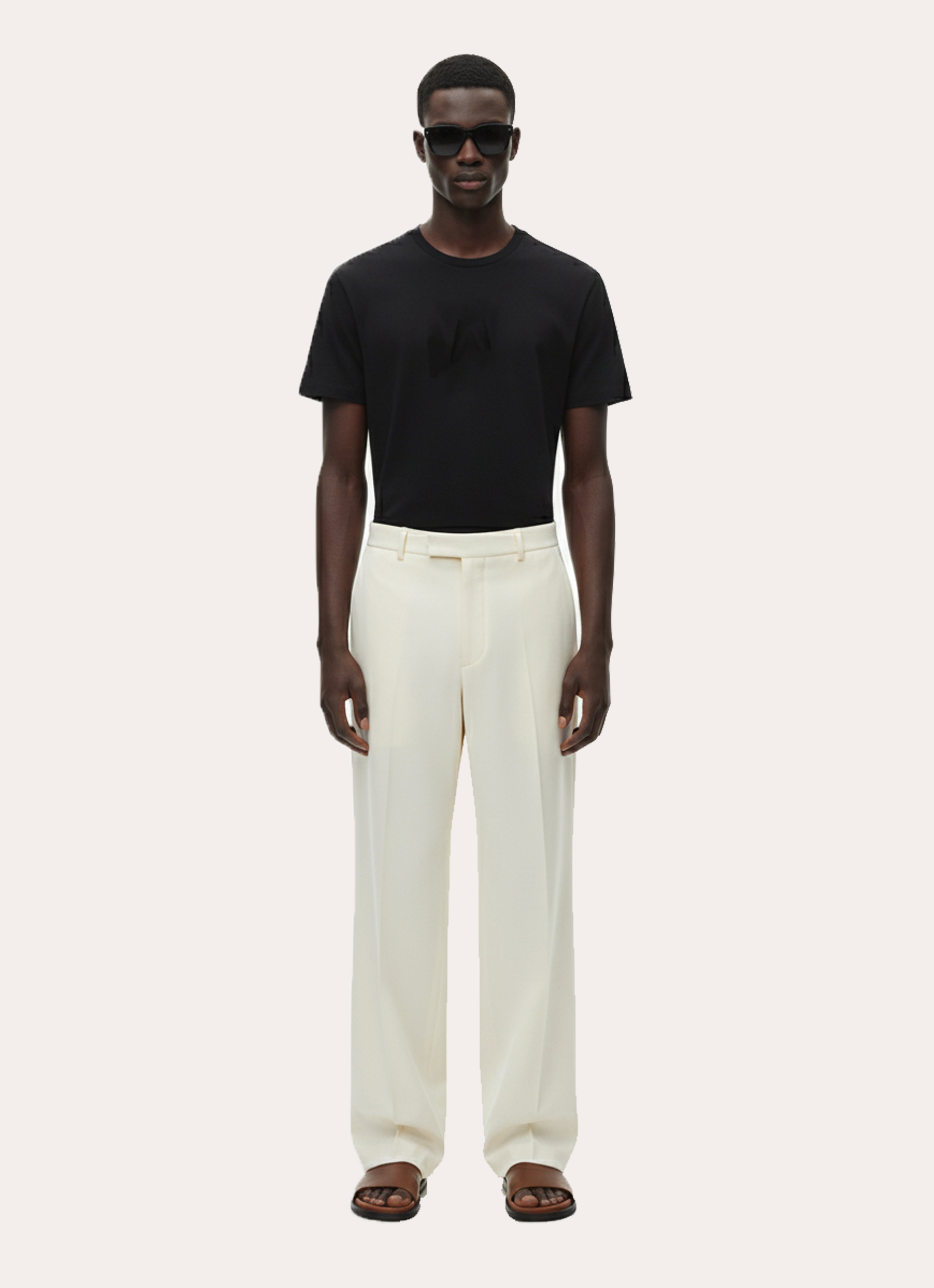 Noir Essence Tshirt — Regular Fit